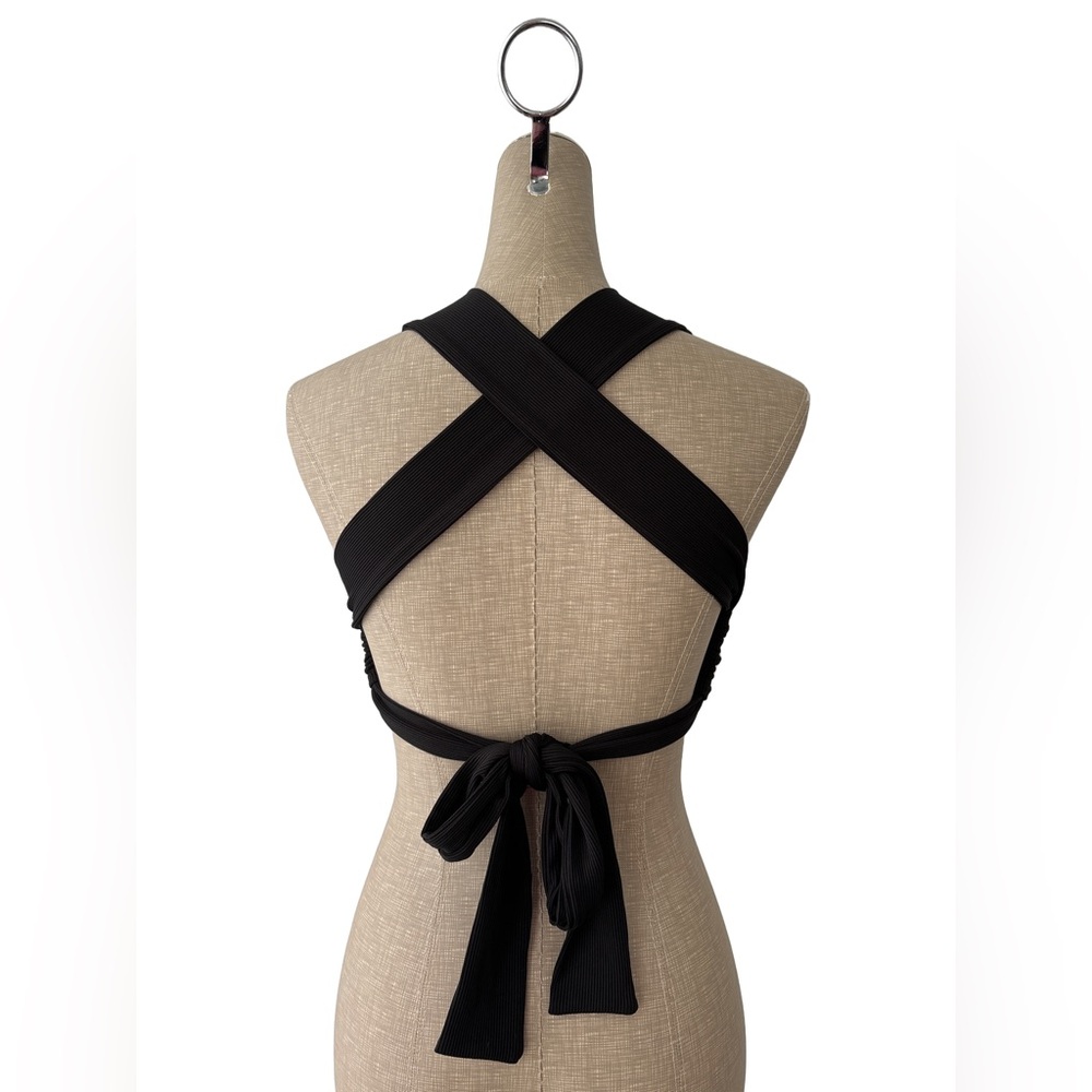 DE BASE Backless Criss Cross Ribbed Crop Top